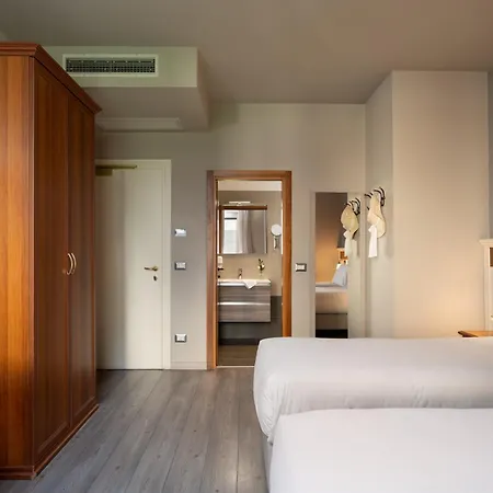 Saligari Hotel 3*