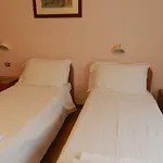 Saligari Hotel 3*