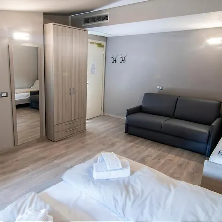 Saligari Hotel 3*